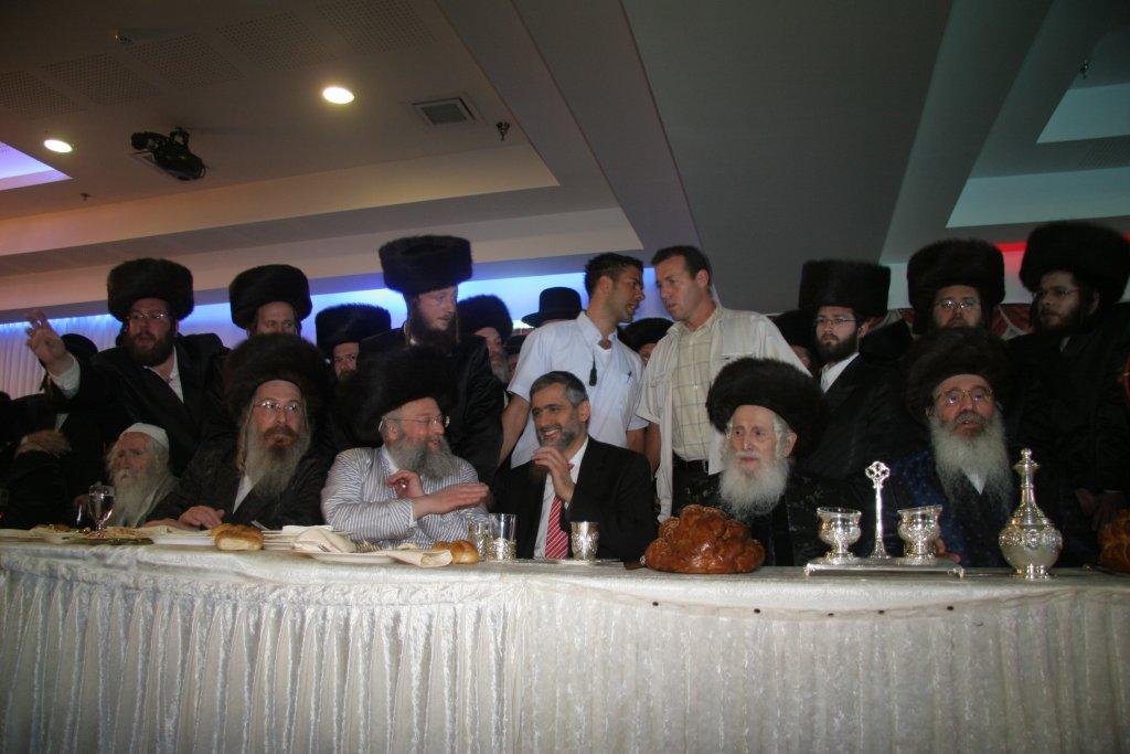 האדמו"ר מנדבורנה-חדרה: מראות מחייו