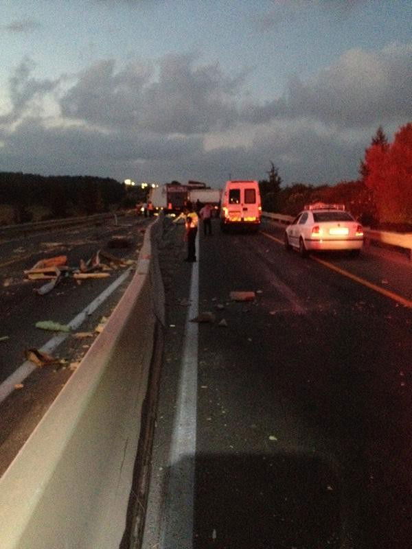 תאונה בכביש 444: 4 משאיות, 4 נפגעים