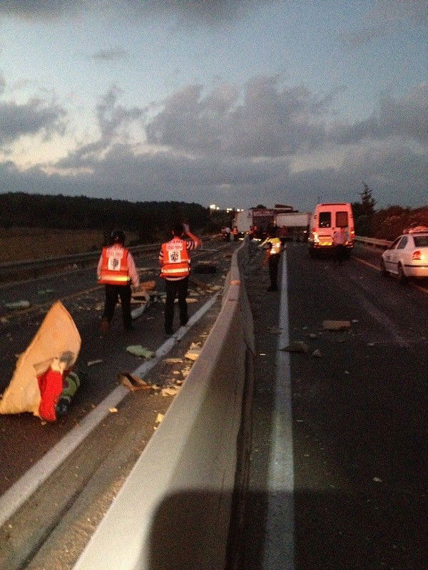 תאונה בכביש 444: 4 משאיות, 4 נפגעים