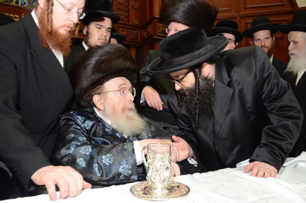 האדמו"ר מסדיגורא חוגג אירוסין לנכדו