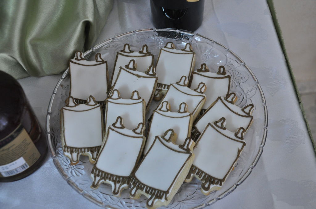 תיעוד: הכנסת ספר תורה לבית כנסת בקרית צאנז בירושלים