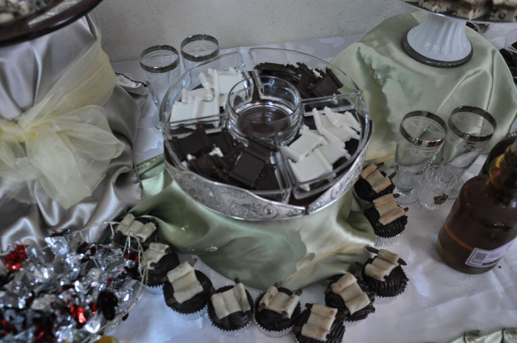 תיעוד: הכנסת ספר תורה לבית כנסת בקרית צאנז בירושלים