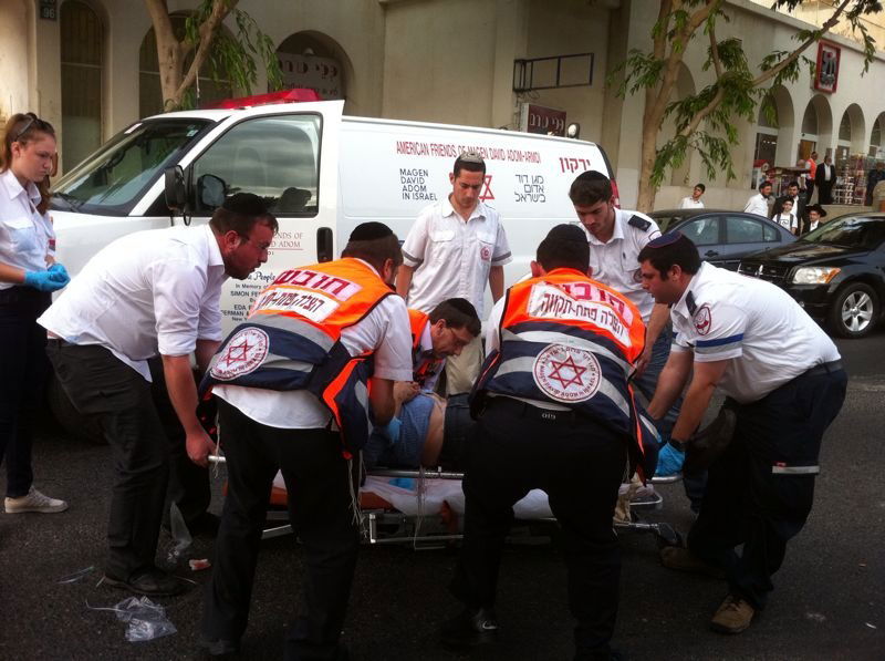 רוכב אופנוע נפצע בינוני בפתח תקווה, ילד נפצע קל בבני-ברק