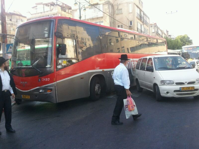 רוכב אופנוע נפצע בינוני בפתח תקווה, ילד נפצע קל בבני-ברק