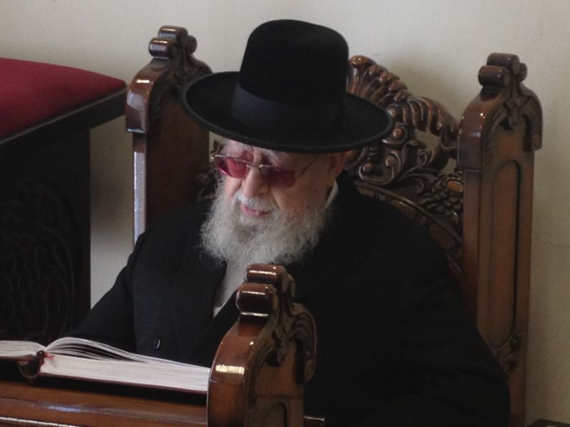 בניגוד לחרושת השמועות: הרב עובדיה יוסף לא אושפז