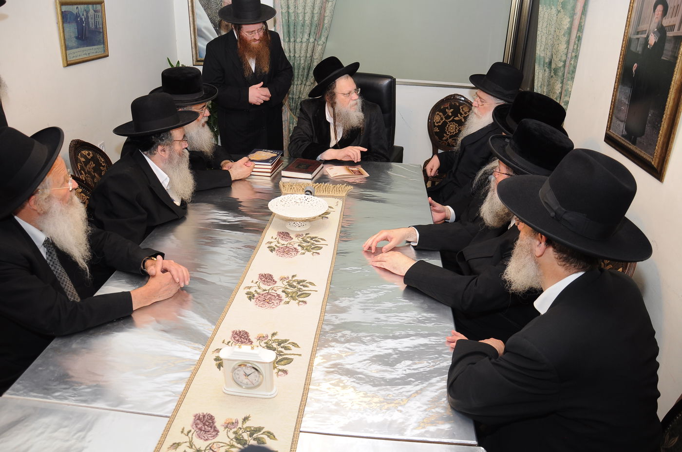 תיעוד: גדולי ישראל מוזמנים למעמד סיום הש"ס בירושלים