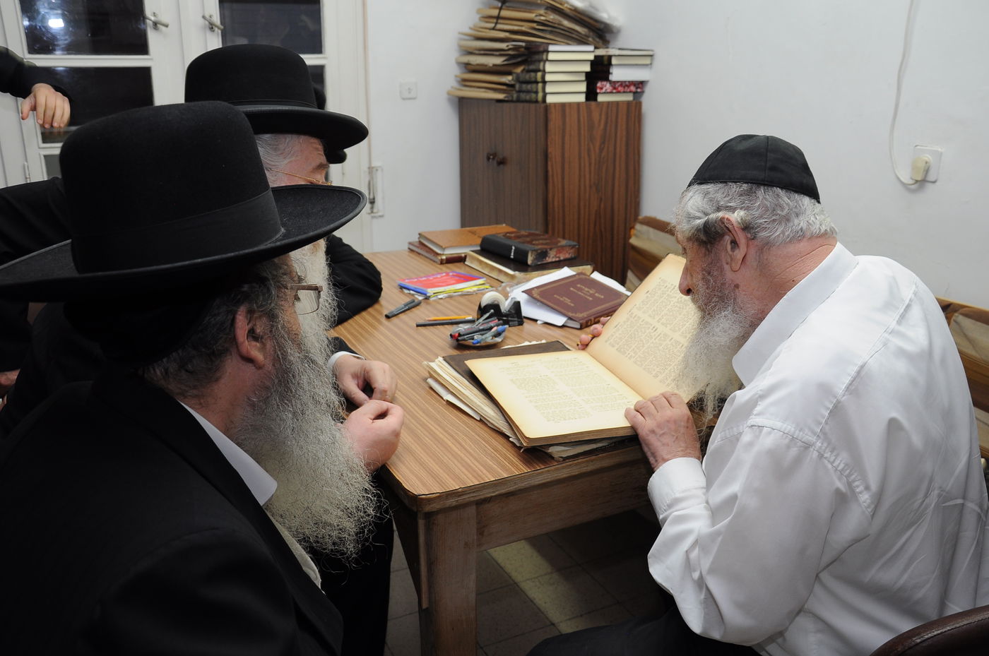 תיעוד: גדולי ישראל מוזמנים למעמד סיום הש"ס בירושלים