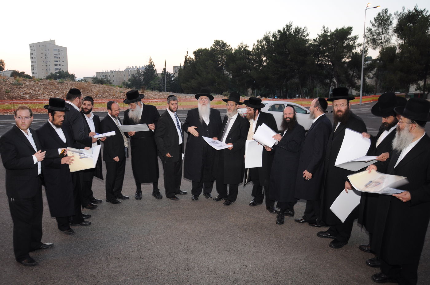 תיעוד: גדולי ישראל מוזמנים למעמד סיום הש"ס בירושלים