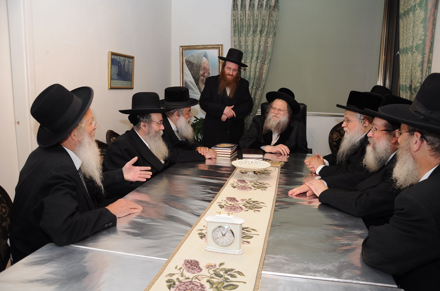 תיעוד: גדולי ישראל מוזמנים למעמד סיום הש"ס בירושלים