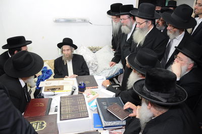 תיעוד: גדולי ישראל מוזמנים למעמד סיום הש"ס בירושלים