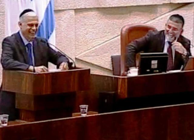 פיסטוקים: כשח"כים של ש"ס השתלטו על המליאה