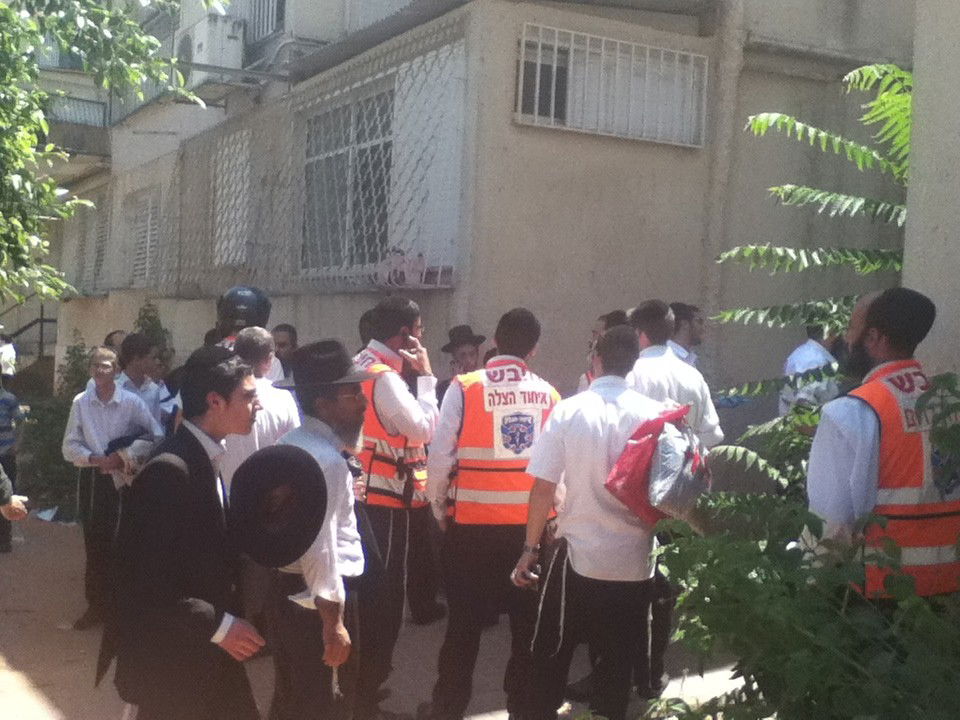 אש בבני-ברק: שריפה בבניין דירות בעיר