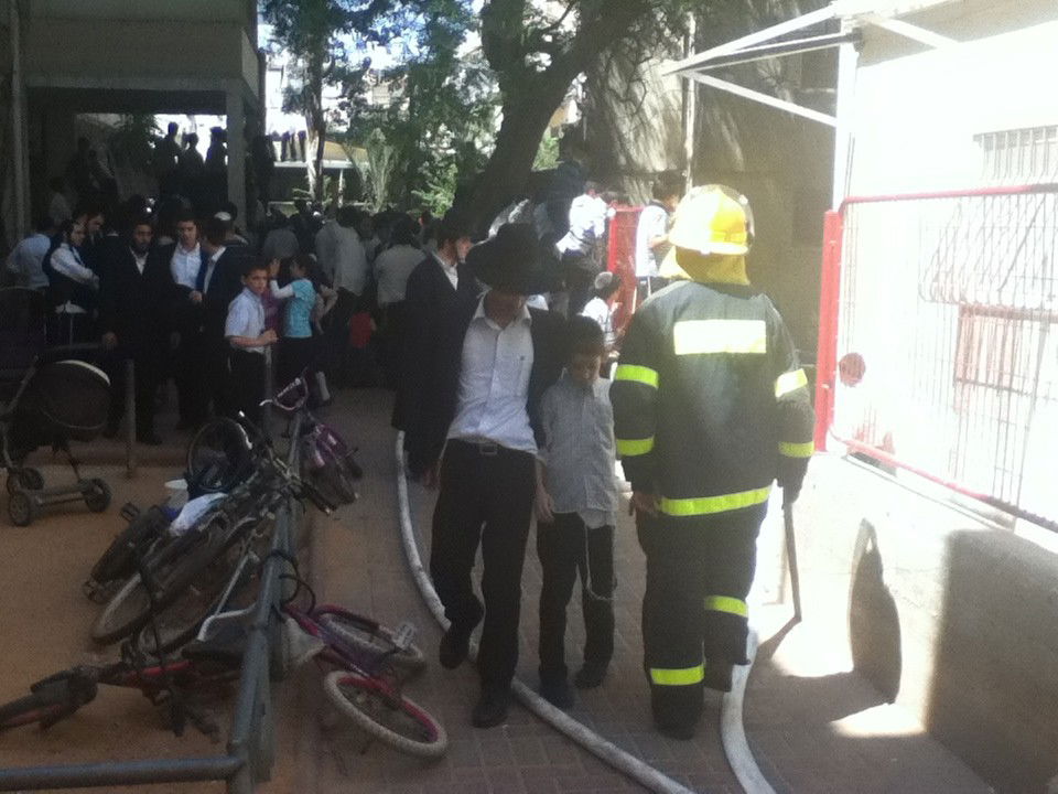 אש בבני-ברק: שריפה בבניין דירות בעיר