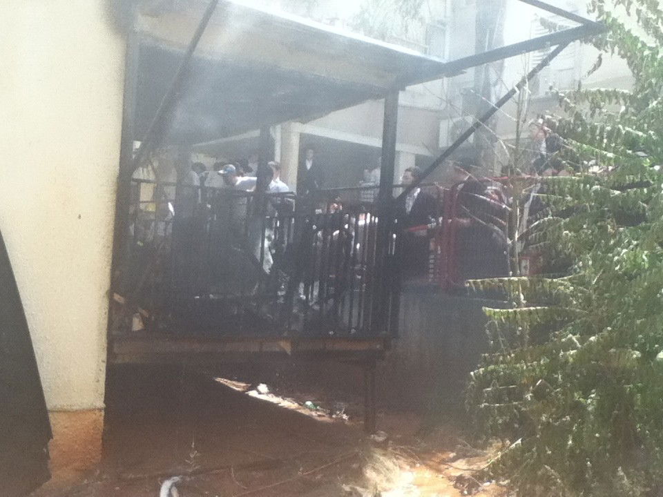 אש בבני-ברק: שריפה בבניין דירות בעיר