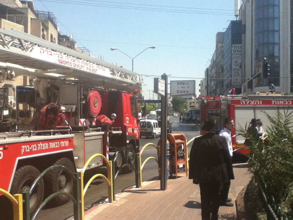אש בבני-ברק: שריפה בבניין דירות בעיר