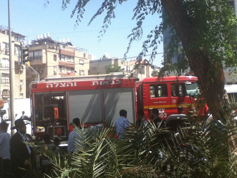 אש בבני-ברק: שריפה בבניין דירות בעיר