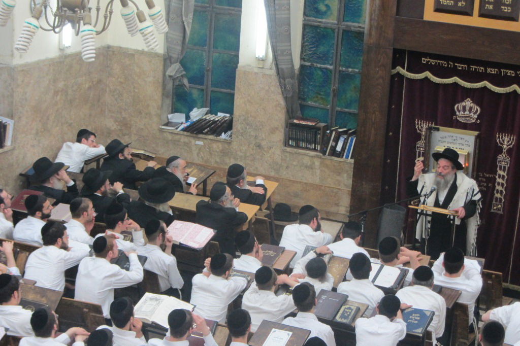 פוניבז' אבלה על מרן הרב אלישיב