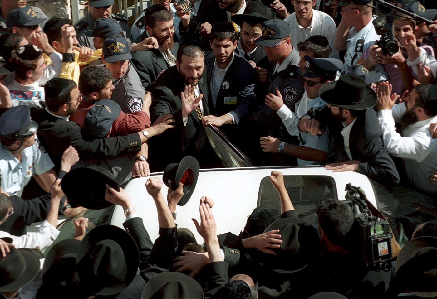 עשור לשחרור אריה דרעי מהכלא: צפו בסרט "אני מאשים"