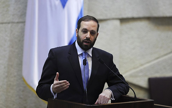 גדעון סער מגלה: אני לא קורא את 'הפלס', רק את 'העדה'