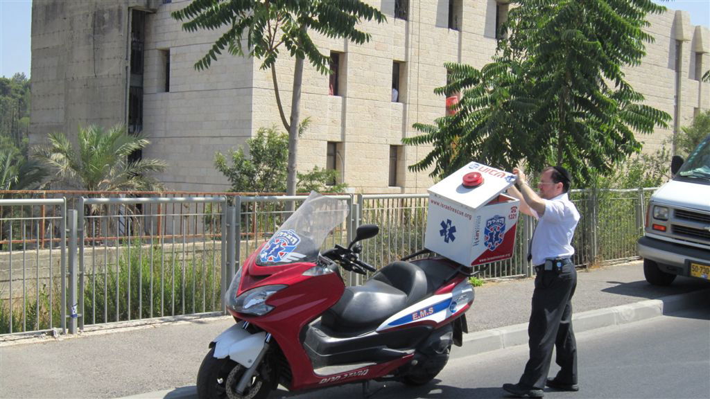 צפו: כך מתמודדים עם פיגוע ברכבת הקלה