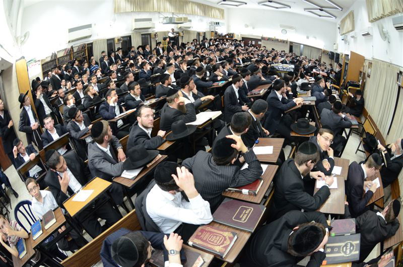 ראש הישיבה הרב שטיינמן השתתף בעצרת מספד בעיר חיפה