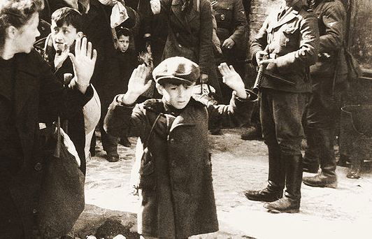 שישה מליון נרצחים הם לא סיבה ליום אבל לאומי?