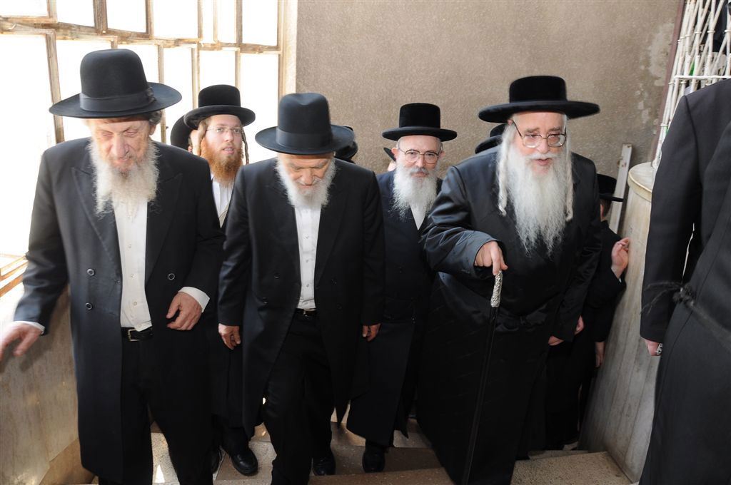 ראשי הישיבה הזמינו והאדמו"ר מצאנז ביקר בהיכל ישיבת סלבודקא