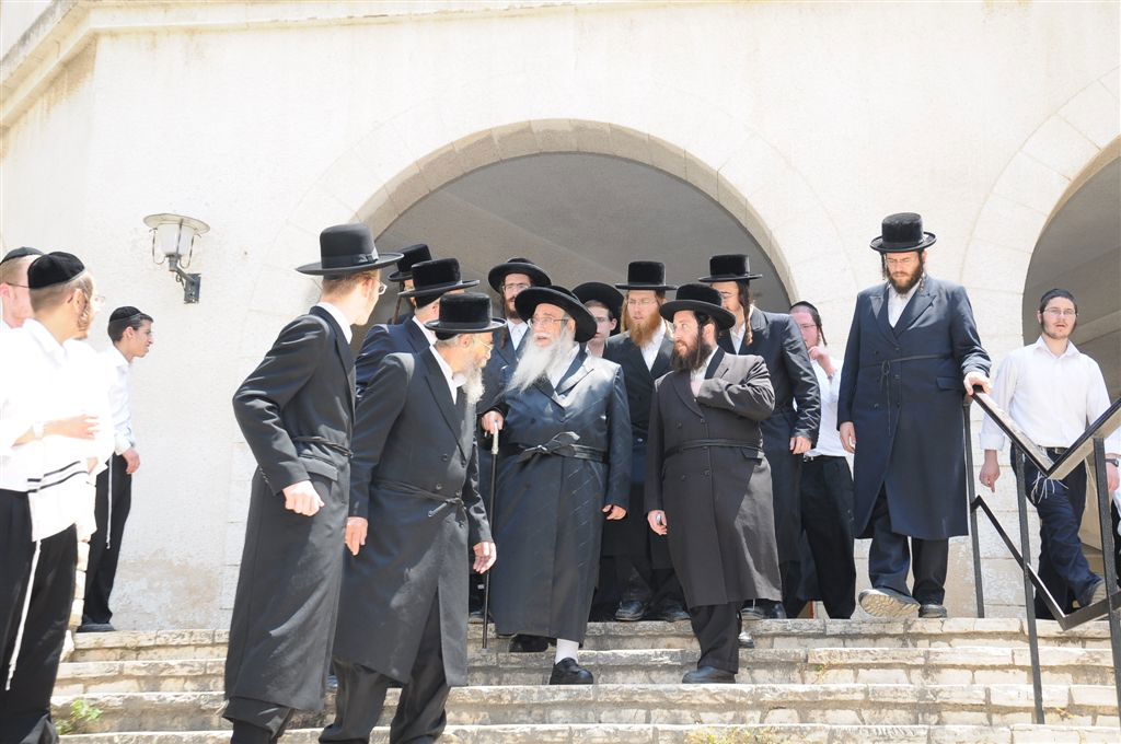 ראשי הישיבה הזמינו והאדמו"ר מצאנז ביקר בהיכל ישיבת סלבודקא