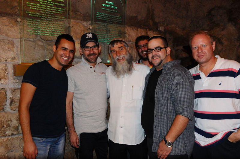 ישי לפידות הביא קבוצת אומנים לכותל המערבי