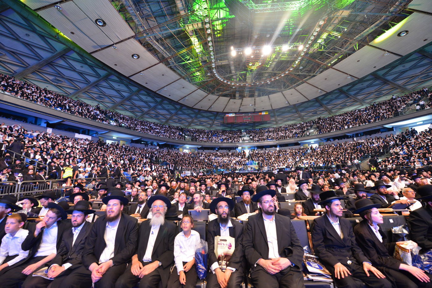 יחד כל שבטי ישראל: אלפים בסיום הש"ס בהיכל יד אליהו