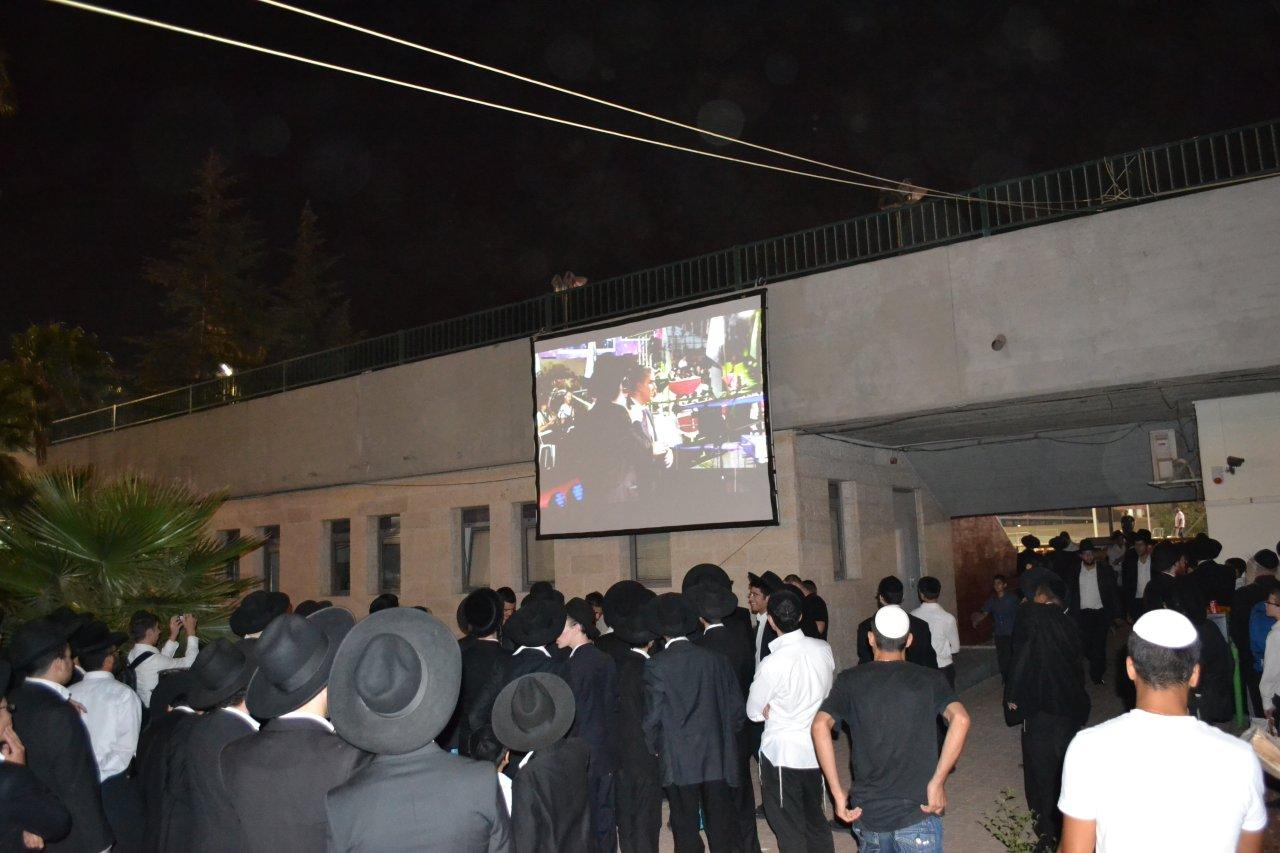 מעמד הרבבות במעמד סיום הש"ס באצטדיון טדי • גלרית ענק