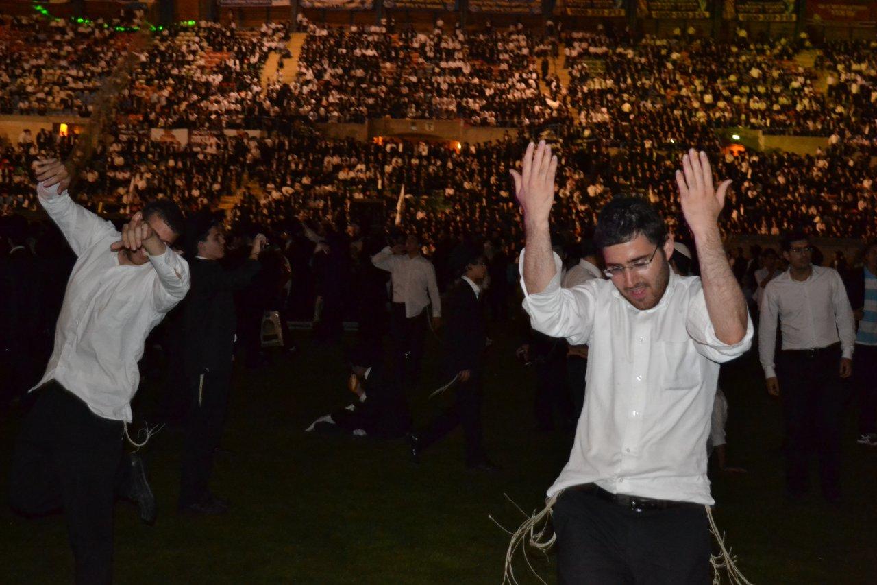 מעמד הרבבות במעמד סיום הש"ס באצטדיון טדי • גלרית ענק