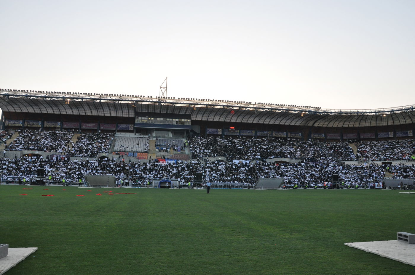 מעמד הרבבות במעמד סיום הש"ס באצטדיון טדי • גלרית ענק