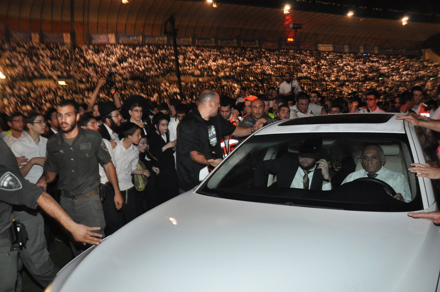 מעמד הרבבות במעמד סיום הש"ס באצטדיון טדי • גלרית ענק