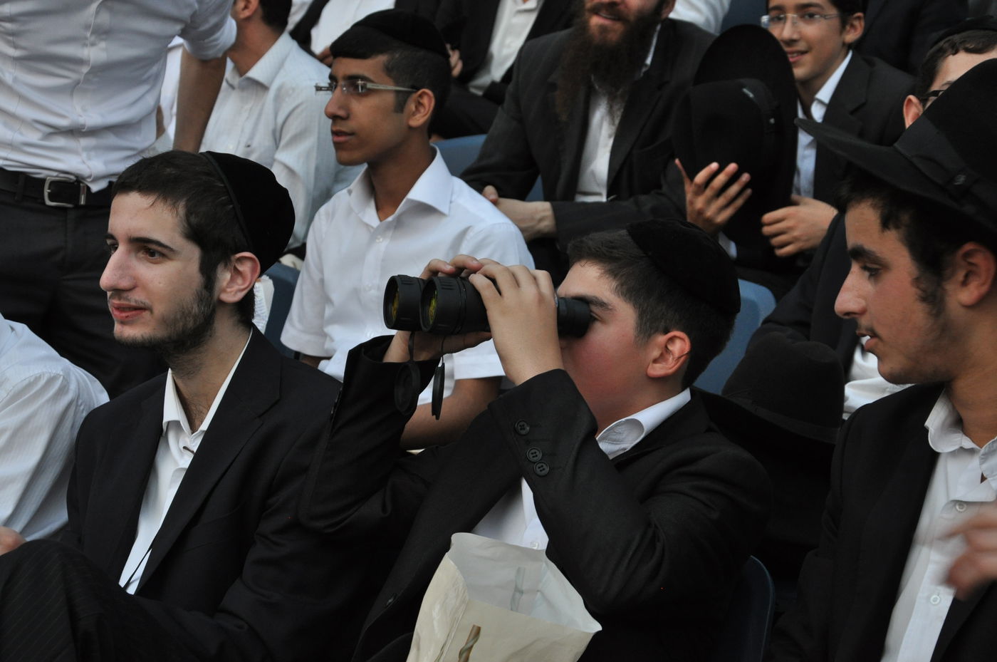 מעמד הרבבות במעמד סיום הש"ס באצטדיון טדי • גלרית ענק