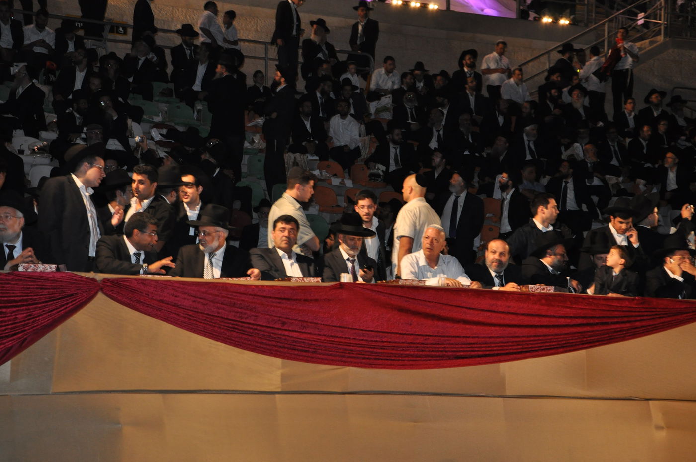 מעמד הרבבות במעמד סיום הש"ס באצטדיון טדי • גלרית ענק