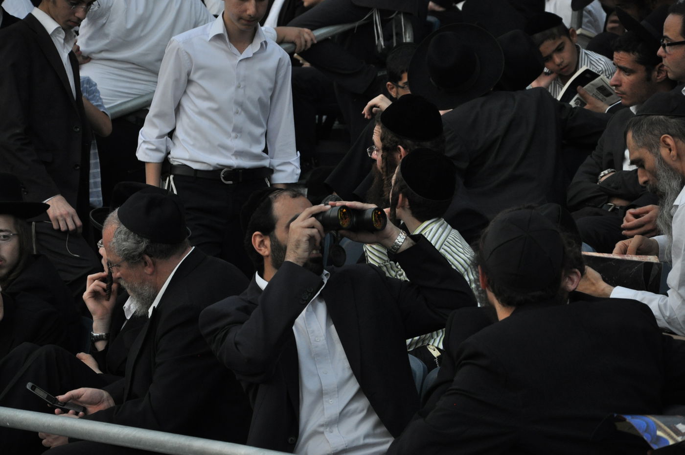 מעמד הרבבות במעמד סיום הש"ס באצטדיון טדי • גלרית ענק