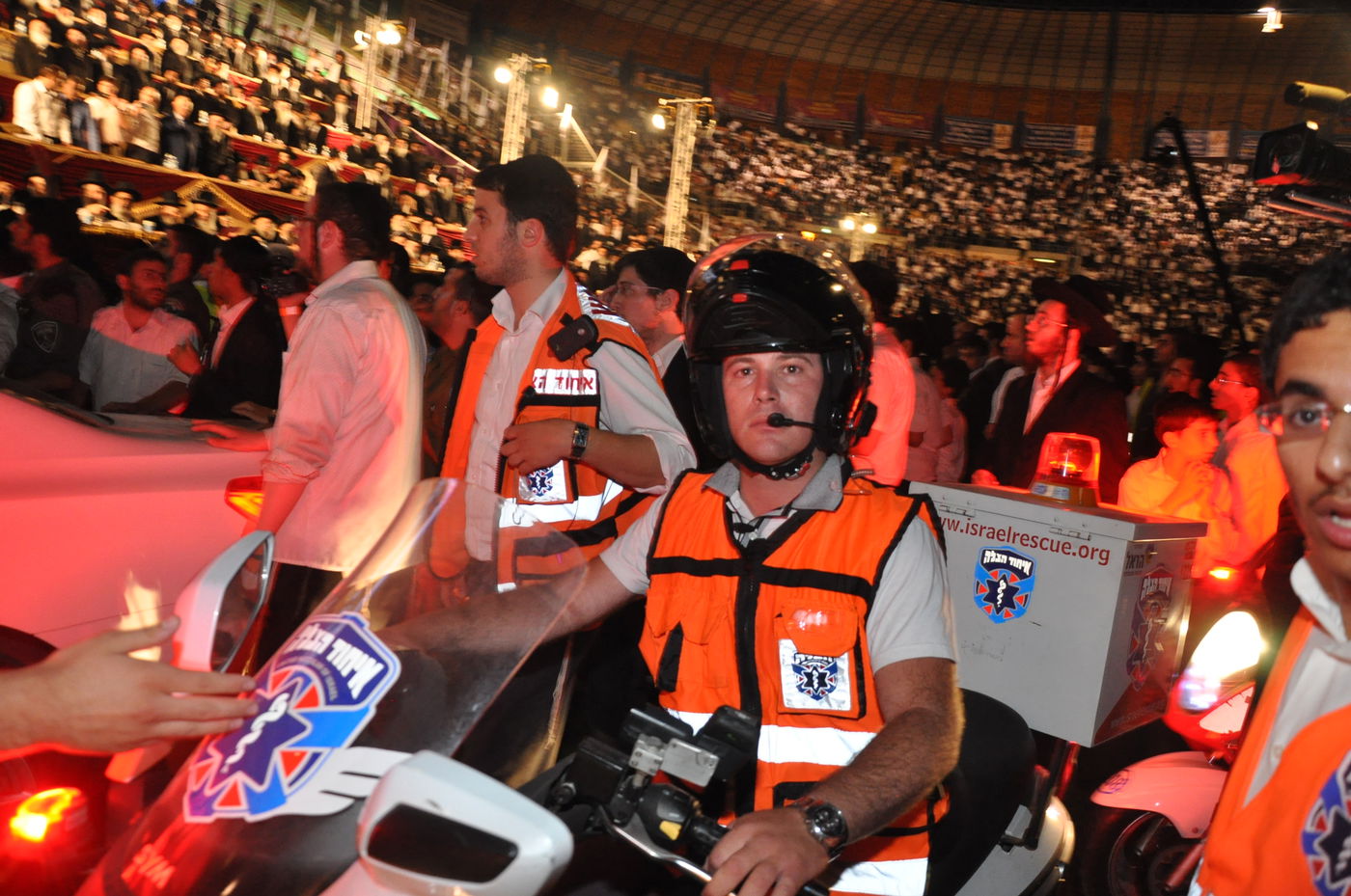 מעמד הרבבות במעמד סיום הש"ס באצטדיון טדי • גלרית ענק