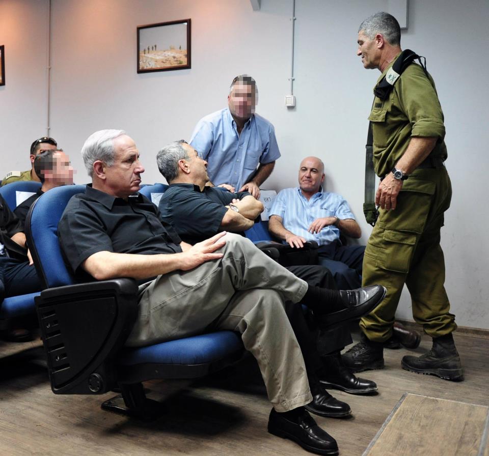 תיעוד: ראש הממשלה נתניהו ושר הביטחון ברק סיירו בזירת האירוע