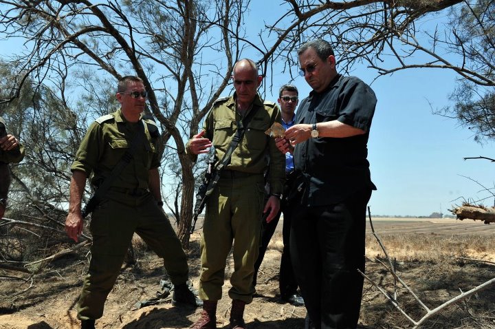 תיעוד: ראש הממשלה נתניהו ושר הביטחון ברק סיירו בזירת האירוע
