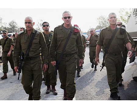 הרמטכ"ל, האלוף טל רוסו ומפקד אוגדת עזה תא"ל יוסי בכר, הבוקר