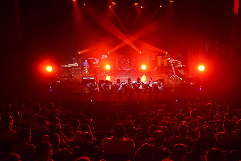 איציק דדיה אירח את הקינדרלך בהופעה בנהריה