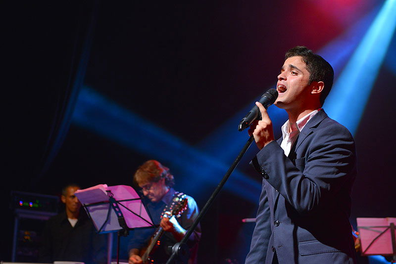 איציק דדיה אירח את הקינדרלך בהופעה בנהריה