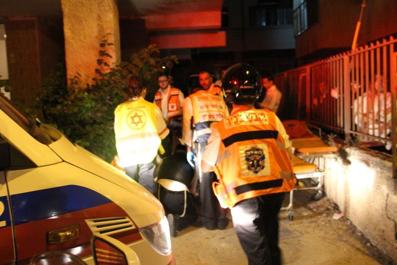 בני-ברק: נפל מגובה 4 קומות ונפצע באורח קשה