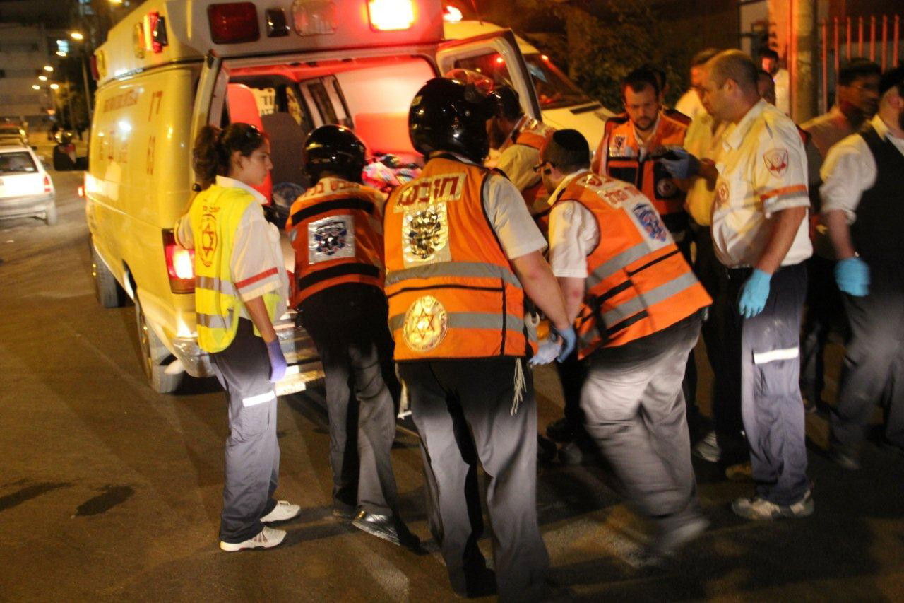 בני-ברק: נפל מגובה 4 קומות ונפצע באורח קשה