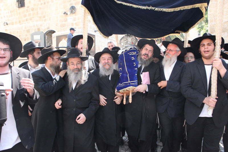 מעל רבבה חגגו בירושלים עם ספר-התורה לילדי ישראל