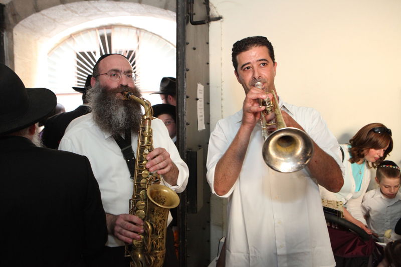 מעל רבבה חגגו בירושלים עם ספר-התורה לילדי ישראל