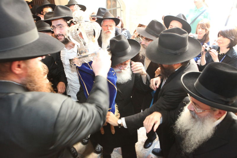 מעל רבבה חגגו בירושלים עם ספר-התורה לילדי ישראל