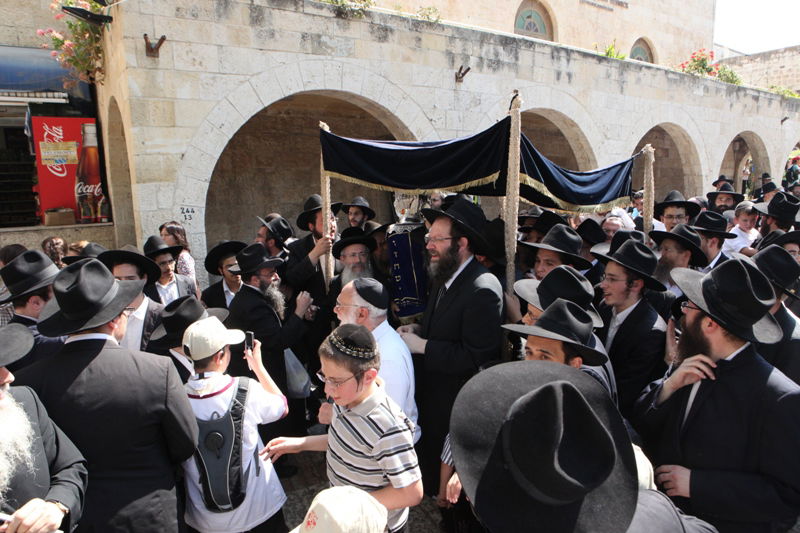 מעל רבבה חגגו בירושלים עם ספר-התורה לילדי ישראל