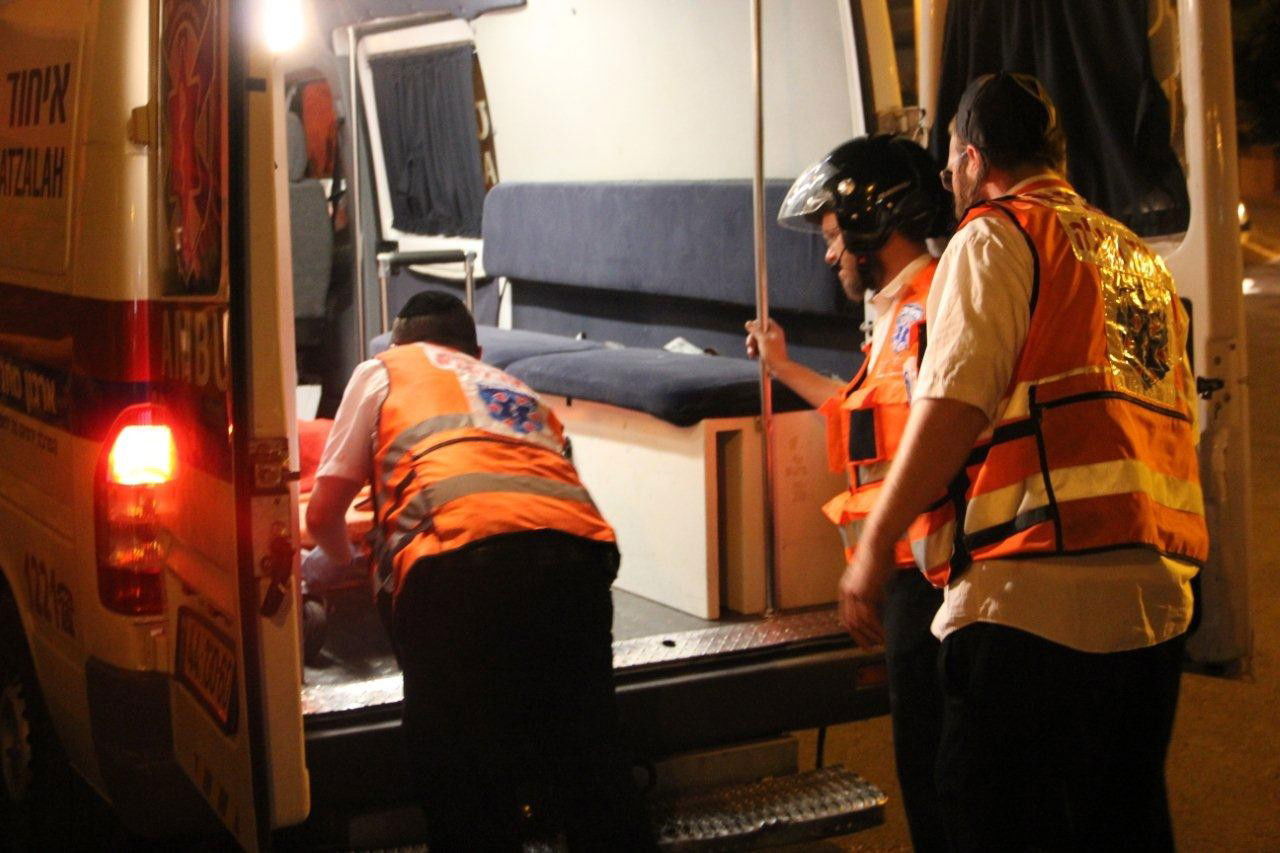 בני-ברק: נפל מגובה 4 קומות ונפצע באורח קשה